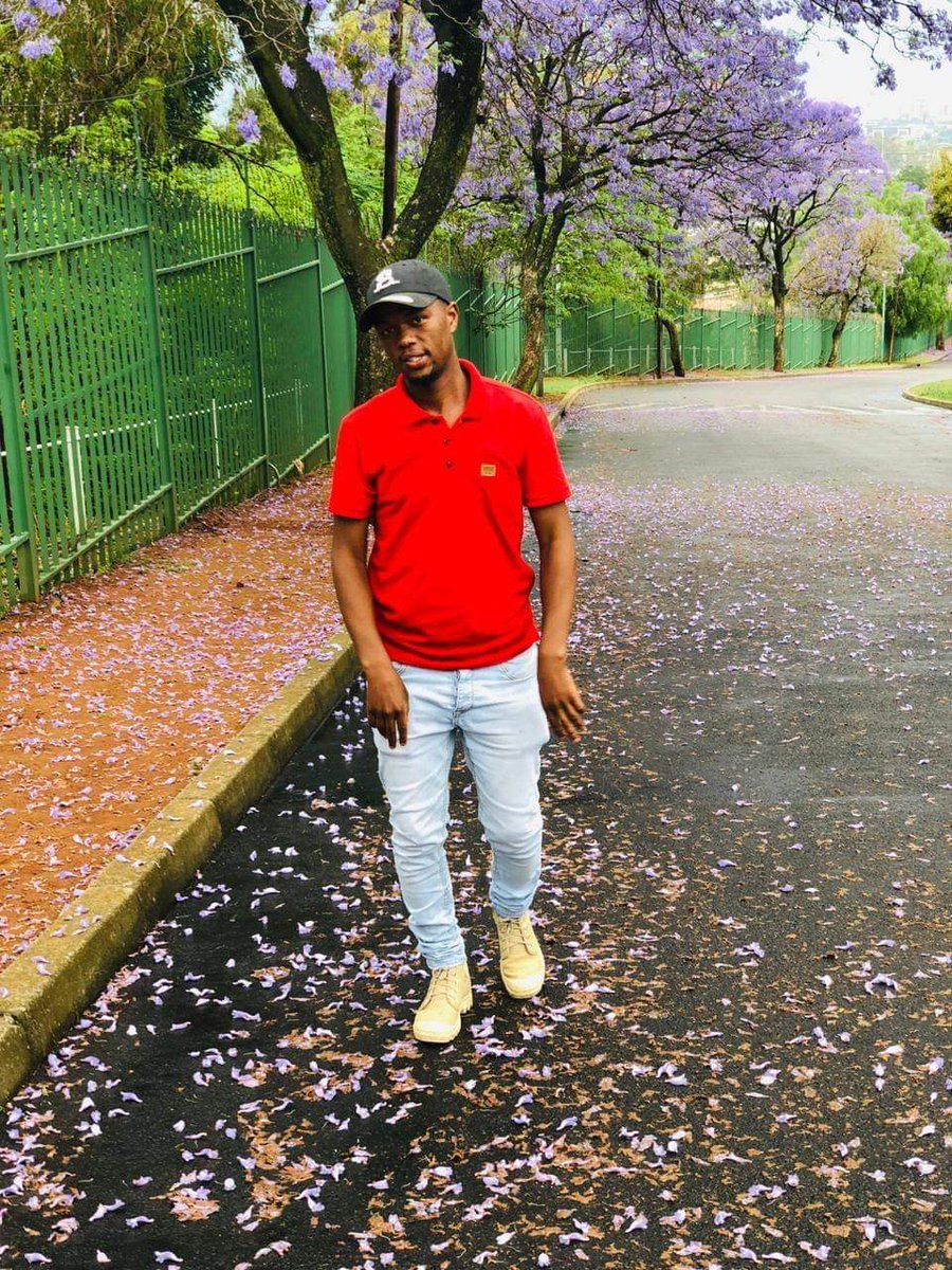 THEOREM_SA's tweet photo. Get your hands on a gift that will put a smile on your face and save you in this weather. for only R250 each today 😎. @THEOREM_SA summer cap. #it_is_about_being_unique #street #streetstyle #caps  #SA_CAPS #headwear #theoremclothing #theclassicsyupoong #theclassicscaps #fashion https://t.co/NzleclHR30