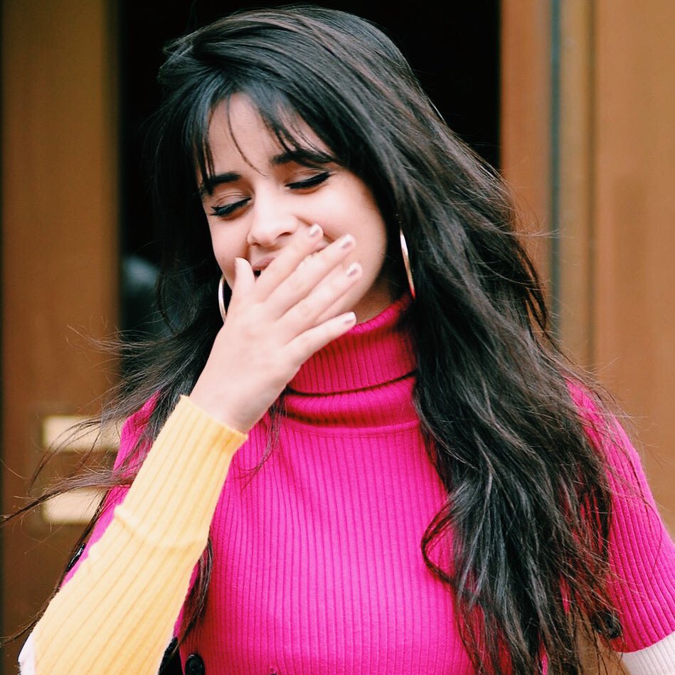 G0LDLOVER's tweet photo. #ARIAsCamilaCabello https://t.co/gqxU53LsjP