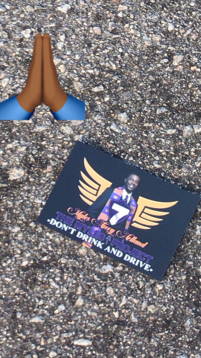 Jessica87883439's tweet photo. While walking in the @ClaflinUniv1869 #hoco Parade yesterday I saw this on the ground.....NEVER drink and drive guys. #CULevelUp #cusma1 #CUSMA2 #hocoszn https://t.co/eHdgYSA9kG