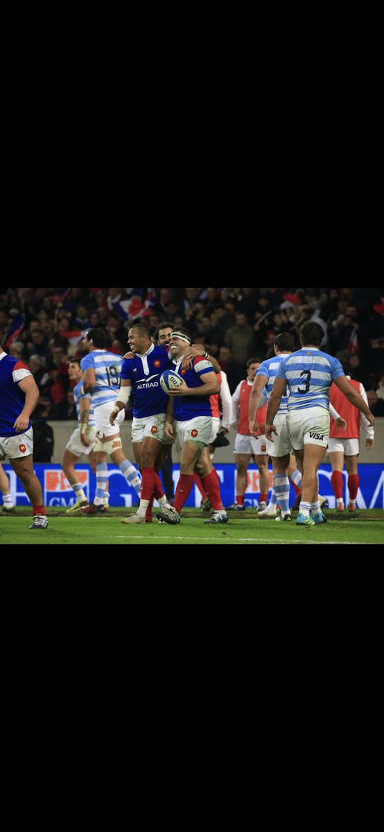 guilhem_guirado's tweet image. Une victoire qui fait du bien au moral 🔵⚪️🔴 Merci au public Lillois d’être venu aussi nombreux 👏🏻Merci pour vos messages et vos encouragements👍🏻 Sans les autres, nous sommes personne @FFRugby #NeFaisonsXV