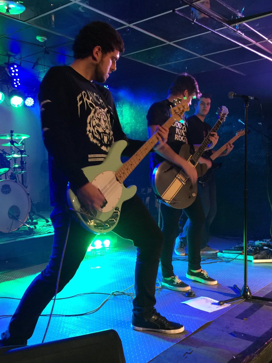 Scalzgalo's tweet photo. Thank you everyone that came out last night! We had a blast and we were stoked to perform our new original, “Ain’t No Other” see you all soon! 🤘🏼 https://t.co/THNKikbIav