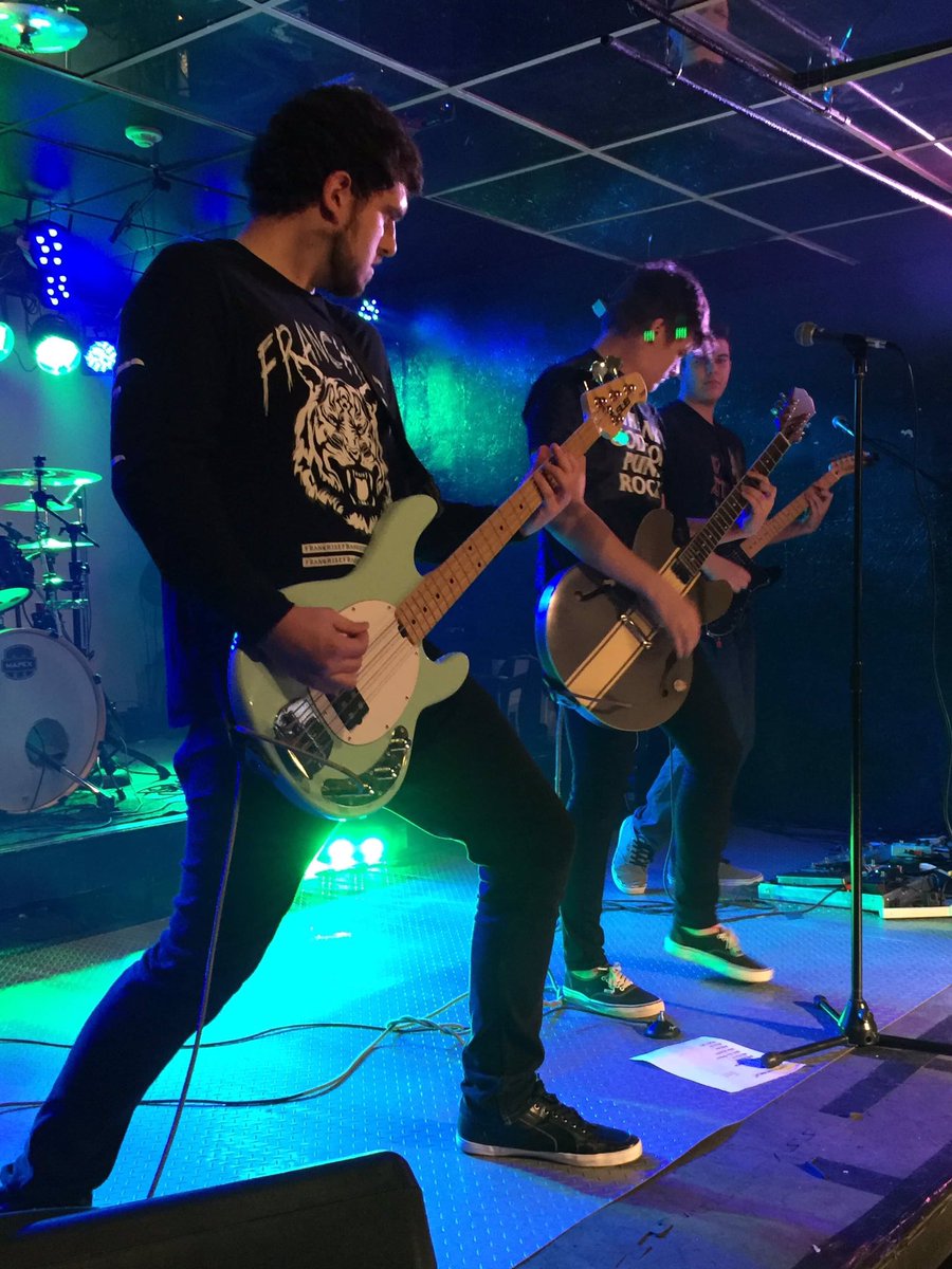 Scalzgalo's tweet photo. Thank you everyone that came out last night! We had a blast and we were stoked to perform our new original, “Ain’t No Other” see you all soon! 🤘🏼 https://t.co/THNKikbIav