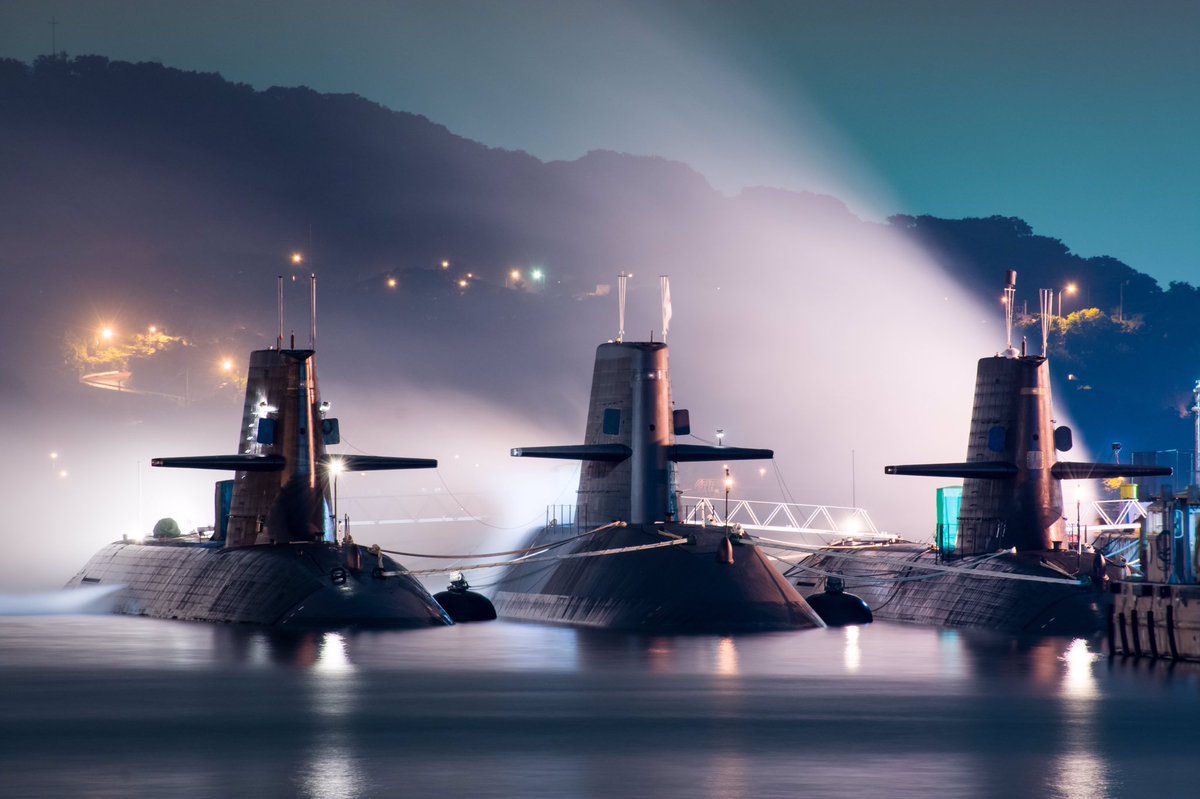 KingNeptune767's tweet image. Amazing shot of the @JMSDF_PAO #OyashioClass 

#Submarines #SubSunday