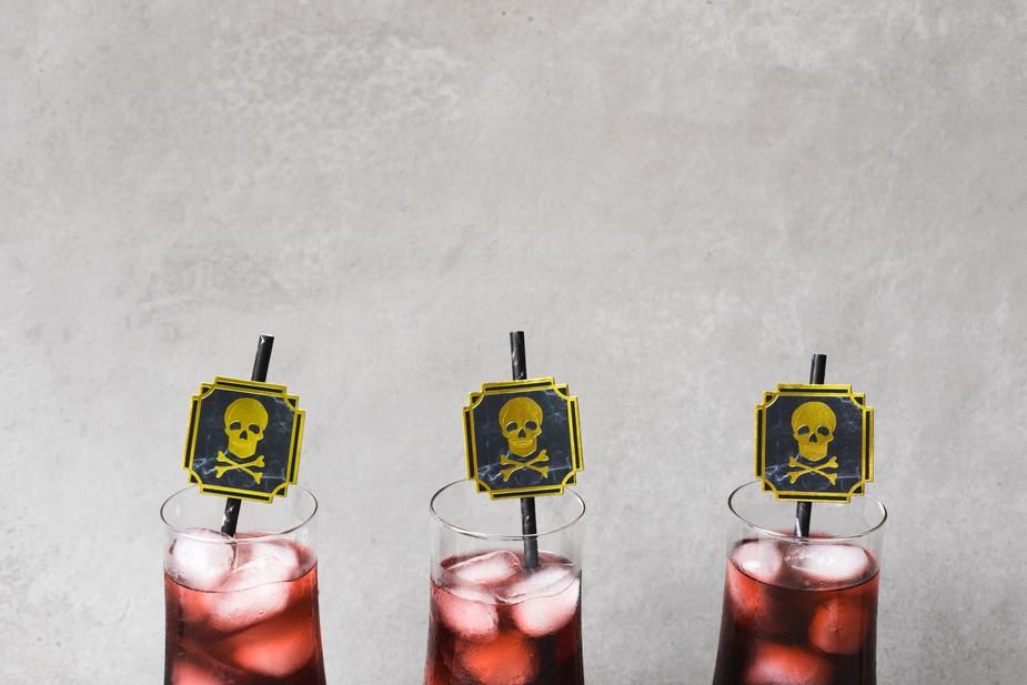 Reality is inside the skull #cartocan #spain #picoftheday #ecofriendly #fresh #pulpolocorevolution #nothingiswhatitseems #pulpolocosangria #cardboard #wineday #happywine #friends #amazing #style #colorful #pulpoloco🐙 #pulpoloco #earthfriendly #pulpolovers #love #상그리아