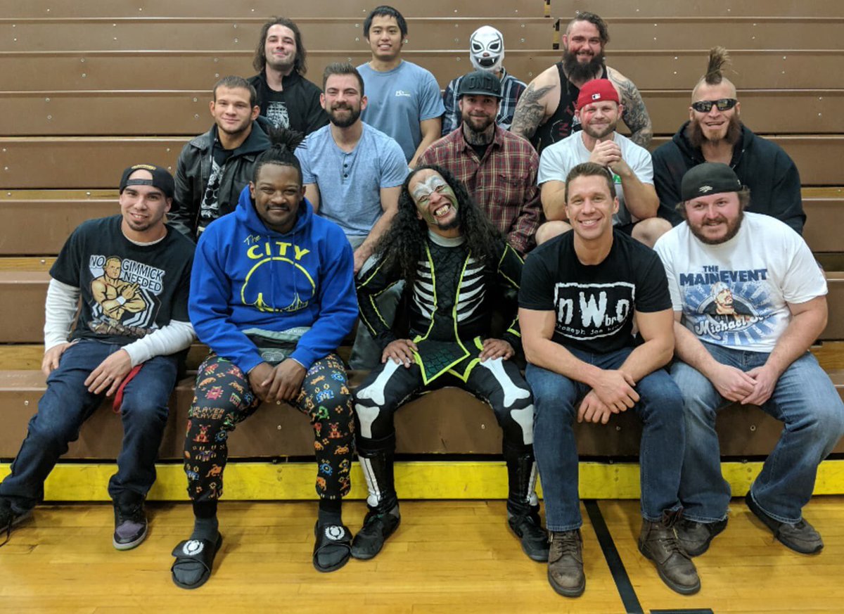 AJKirsch's tweet photo. Great crowd last night for the third annual #HeadlockOnHunger in Sparks, NV, which helped raise 25,000 pounds of food and over $5,000 for the Food Bank of Northern Nevada!

It was a pleasure to host and ring announce a spectacular show and help such a noble cause.

#BeTheChange https://t.co/rGAPY1b0Ec