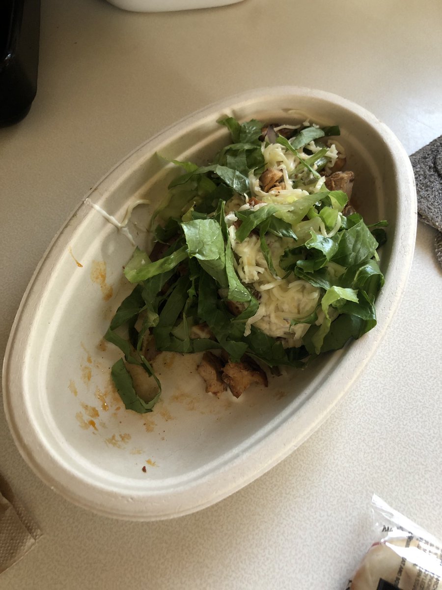 jdpxo's tweet photo. @ChipotleTweets This is less than what I usually have for leftovers... lesson learned to never order online. https://t.co/teUQ9xmHi7