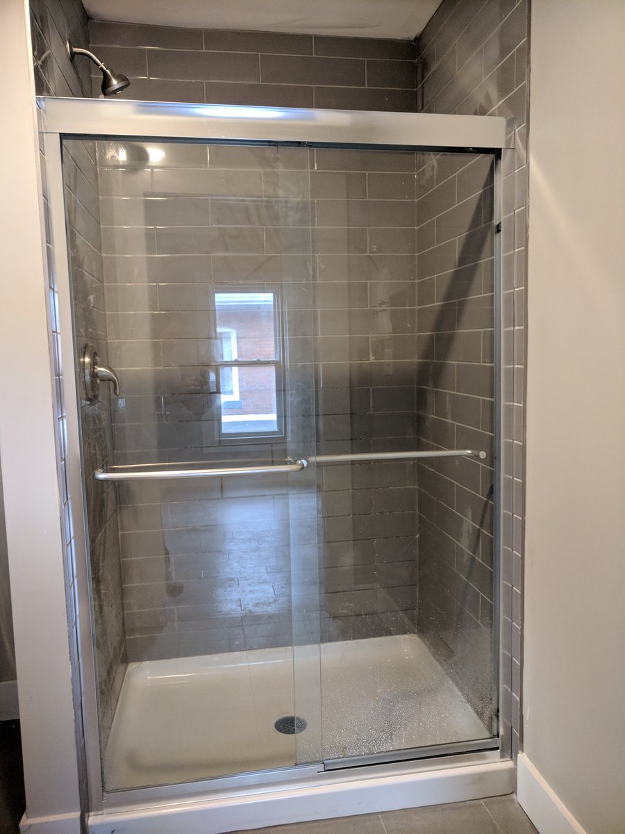 ShawnQuilty's tweet photo. @downtownbrantfd #WLUbrantford executive loft rental, quartz countertops modern kitchen, lots of natural light, located in #brantford University district , 20 foot high ceilings https://t.co/oXzDB9L2M9