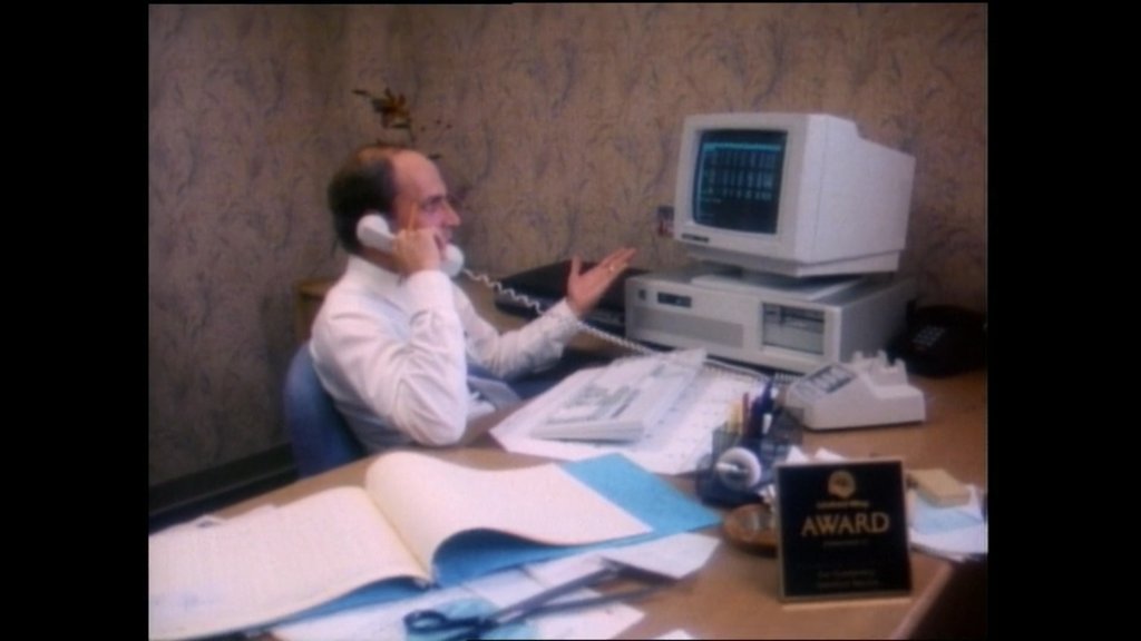 MysteryDads's tweet photo. "Do you know who you're talking to? I've won a major award!"

#dads #unsolvedmysteries #mysterydads https://t.co/aRQInvcaT2