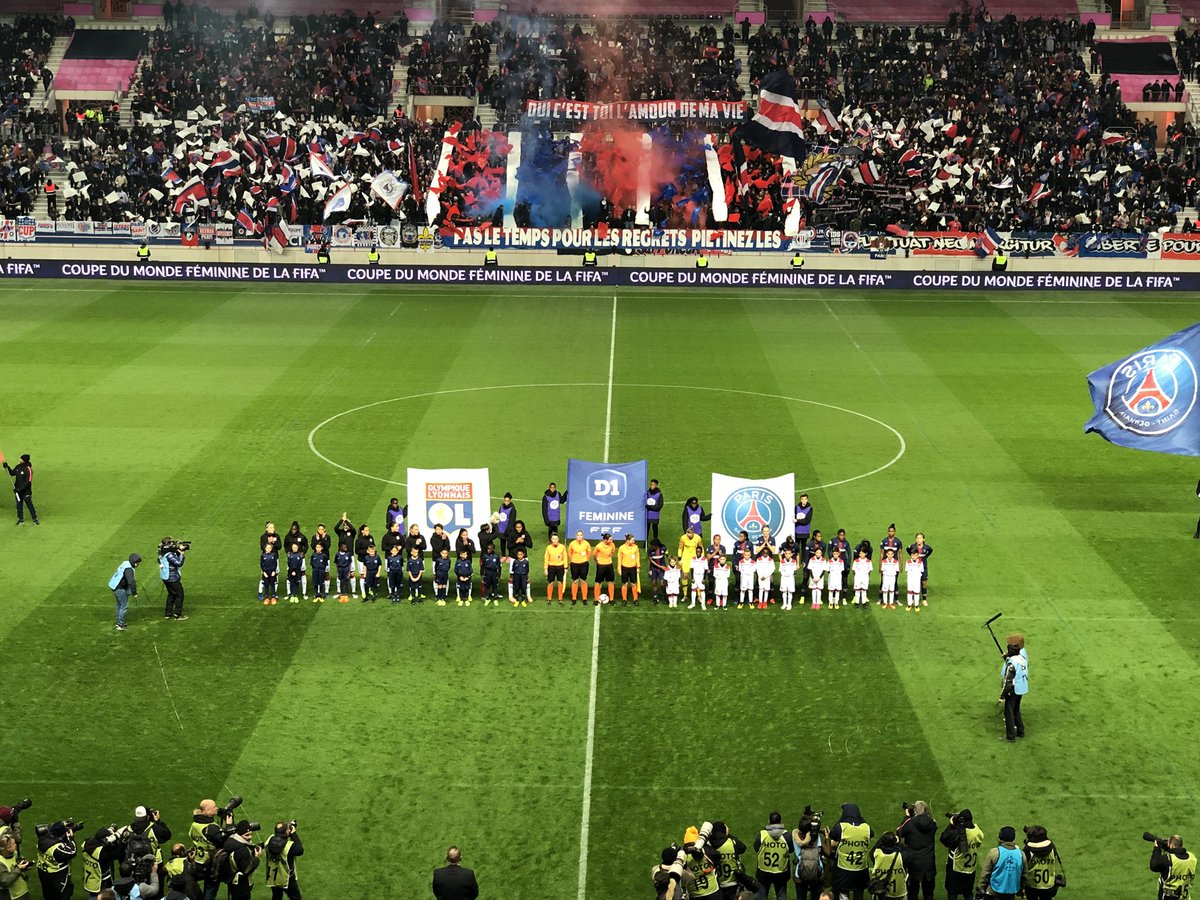 Grd Plaisir de voir un stade Jean Bouin si animé#D1 feminine#PSGLYON#👏👏
