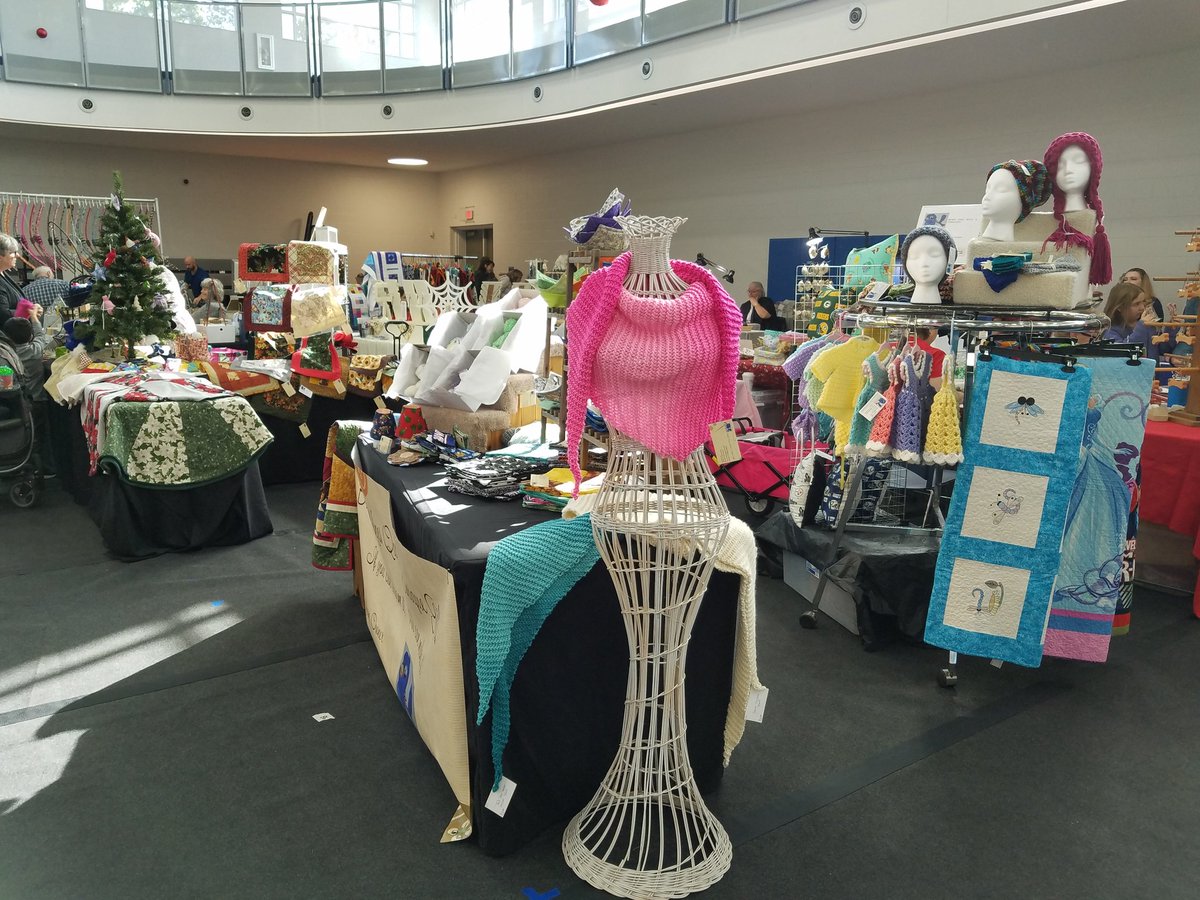 BrokenWingsLLC's tweet photo. There's still time to check out the vendors at Santa's Old Fashioned Bazaar. #christmas #craftfair #localvendors @Wolfgirl2014 @sandman0667 @chipmuncks2 https://t.co/AQaltejrLU