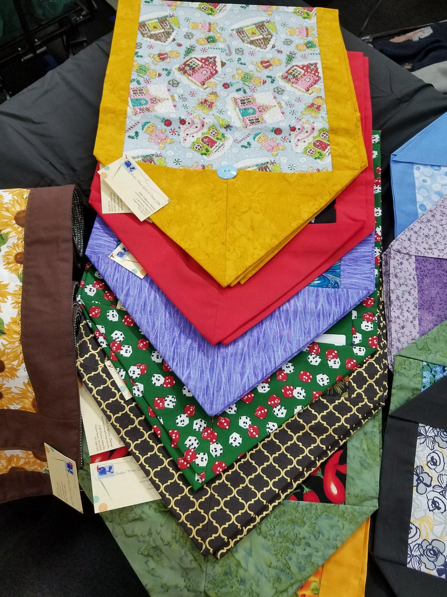 BrokenWingsLLC's tweet photo. There's still time to check out the vendors at Santa's Old Fashioned Bazaar. #christmas #craftfair #localvendors @Wolfgirl2014 @sandman0667 @chipmuncks2 https://t.co/AQaltejrLU
