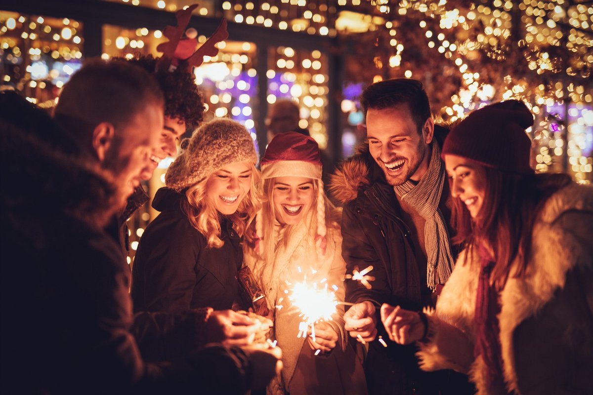 Don't spend the holidays alone.   Get connected at 234socialnet.com #234socialnet #holidaylove #dating #datingtips