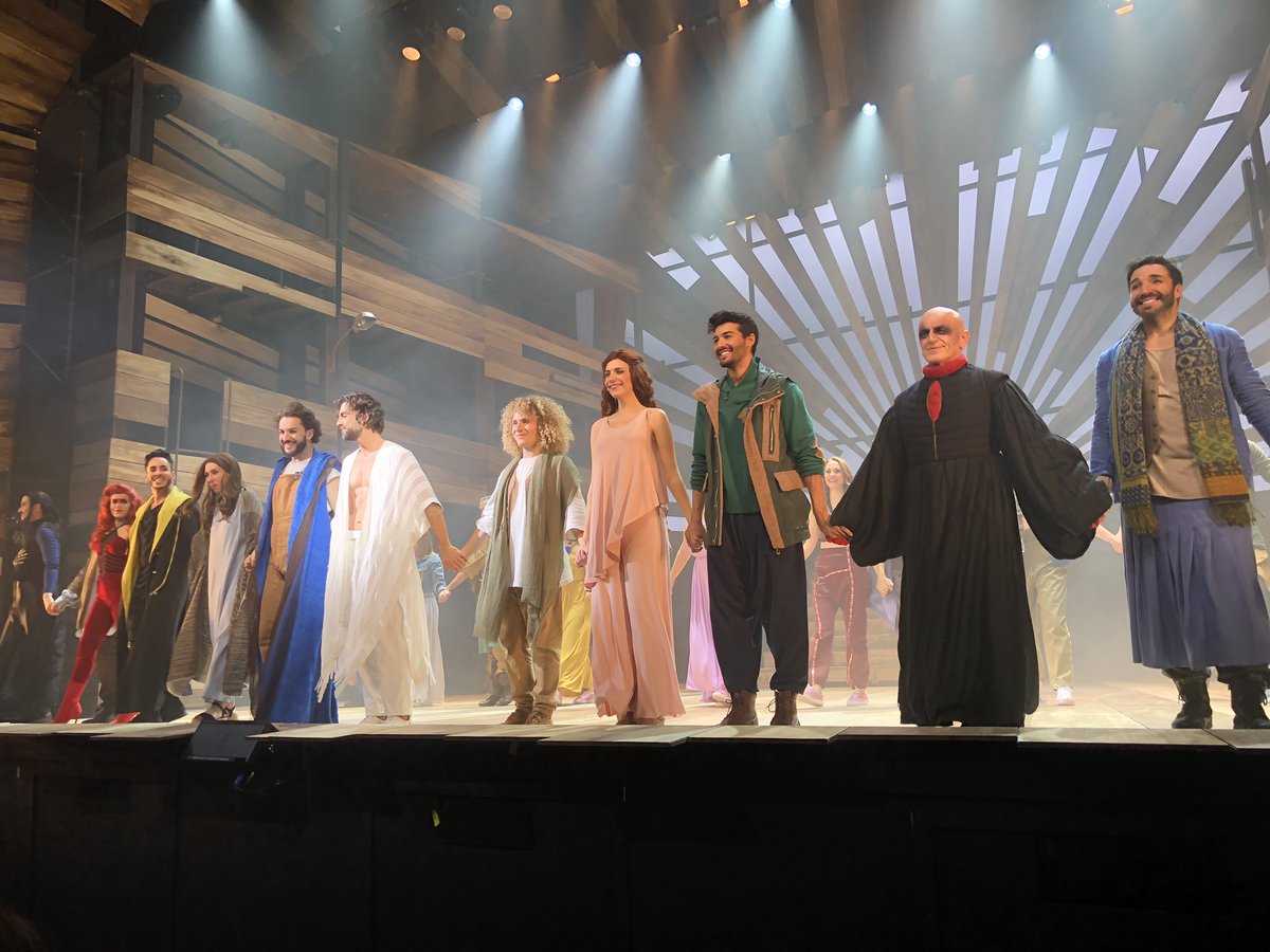 Hace ya 45 años desde el estreno de ‘Jesucristo Superstar’. Hoy he tenido la suerte de presenciar la primera previa de <a href="/33elmusical/">33 El Musical</a>, la superproducción que el sacerdote y director Toño Casado estrena en @feriademadrid el próximo 22 de noviembre. Un ESPECTÁCULO. ¡Os lo recomiendo!