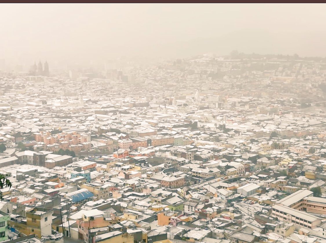 Ralvarezw's tweet photo. Mi lindo Quito entre ayer y hoy como dirían lloverfff https://t.co/G5IGks38un