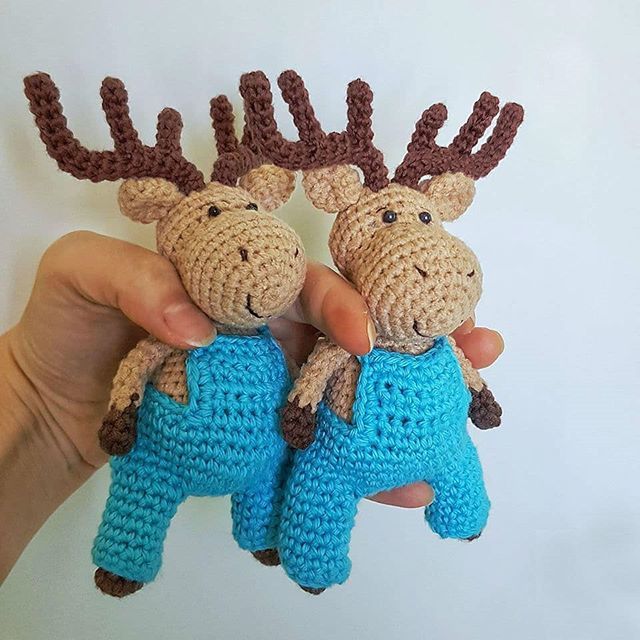 Reindeer-mania continues... #crochetreindeer #crochetanimal #reindeerdecorations #reindeerhandmade #rudolftherednosereindeer #crochettoys #christmasdecorations #xmasornaments #secretsantagifts #secretsanta🎅 #secretsantas #knittoys #knirreindeer #handmadesecretsanta #uniquegi…