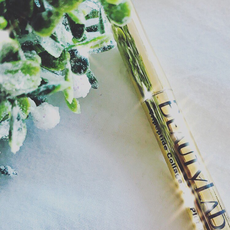 Add some sparkle to your loved ones stockings with our selection of luxury stocking fillers 🎄 

Pictured is our amazingly effective Collagen Lip Plump. Not a needle in sight for a perfect pout ✨

£15

#stockingfiller #christmasgiftsideas #beautylabbenefits #beautylab #lips