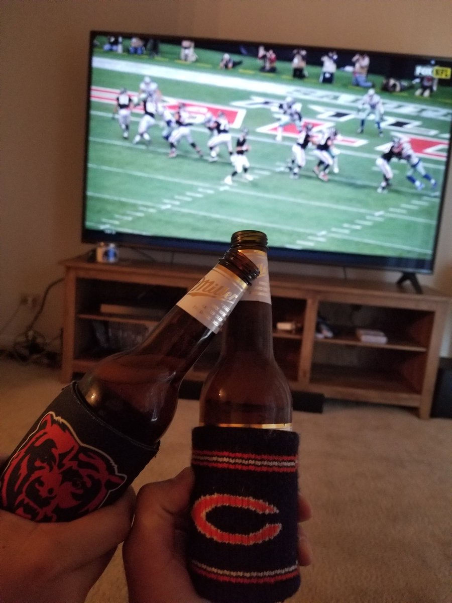 Ike134Johnson's tweet photo. #108ing for APT 101 with @zsherwood. Getting primed for this @Chicagobears game. #75in of glory. Woooo....

@fromthe108 @NewSoxOrder https://t.co/ALwpUJW7Zd