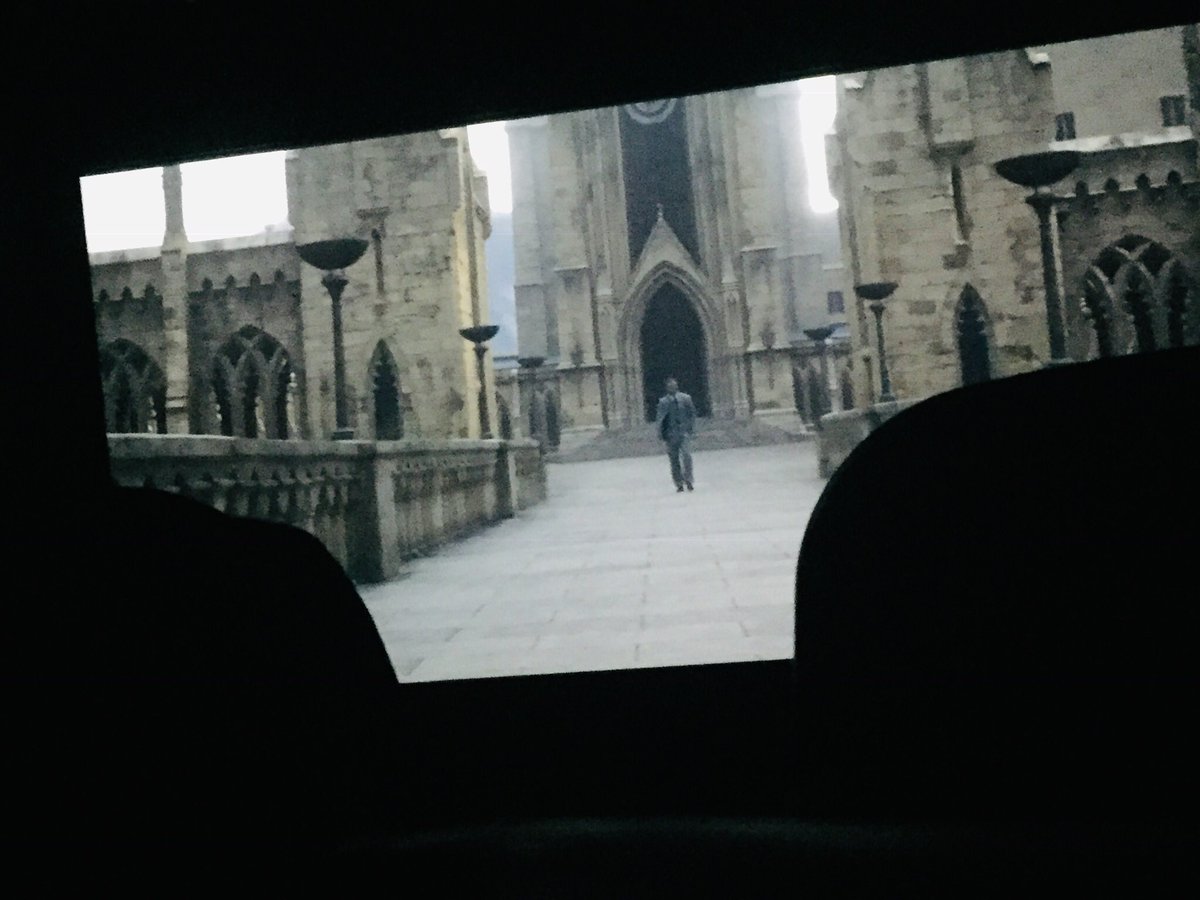 caniskm's tweet photo. La mejor película que he visto en 7 años wow!!! 😍 súper emocionada en definitiva la voy a volver a ir a ver ☺️#animalesfantásticos #hptime #freakymil #thks @JKRowlingss https://t.co/jWVXVUdpgP