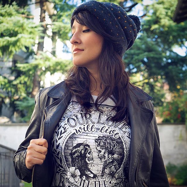 BakingDesign_'s tweet image. Hello! It’s me! wearing a shirt of my design for a recent #homwork I participated available on my @threadless Artist shop (Link in bio).They sent a coupon for testing this new shirt material and I didn’t hesitate on what design to print! 🙌🏽
.
For my rece… ift.tt/2Tofdf1