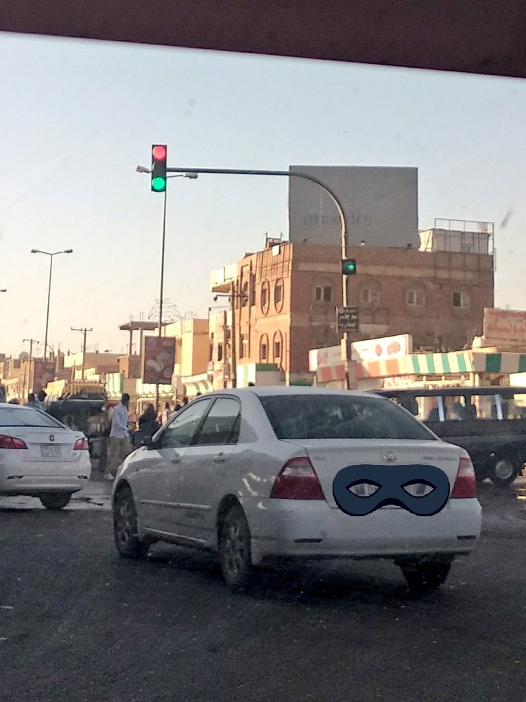 salahzzoz's tweet photo. فقط في السودان
امشي لكن اقيف
كمان ممكن اقيف لكن امشي https://t.co/56I6BfaJrj