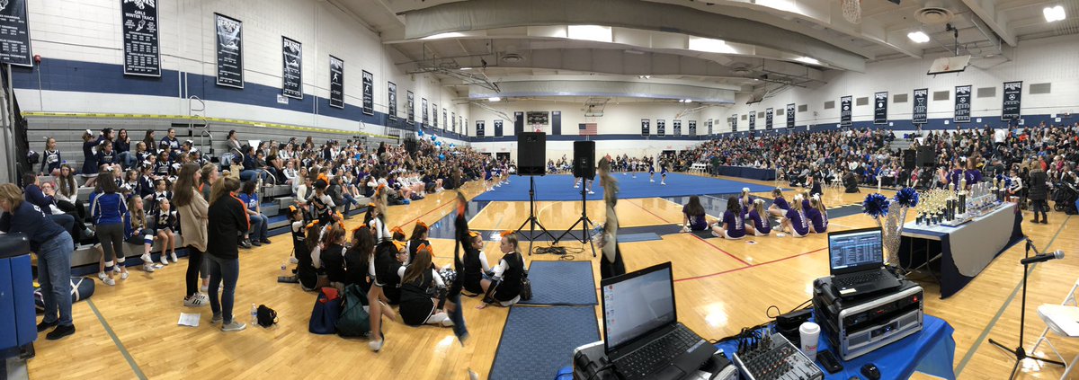 RHS_AD1's tweet photo. Full house for the 2nd Annual Randolph Rampage Cheer Competition
#RamsCheer #RamsNation #GoRams https://t.co/IVLmD2uDZd