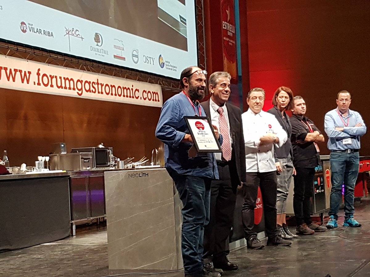 FGastronomic's tweet photo. I els Premis InnoFòrum són:

👉Producte més innovador:
🏆La sobrasaderia de Can Company amb formatge blau @xescreina 
🏆Escata @pere_planaguma 

👉Gust més original:
🏆Vinya Hop, Cervesa Marina @GironaExcellent 

#forumgirona18 
@cambragirona https://t.co/9BLhMkJt5K
