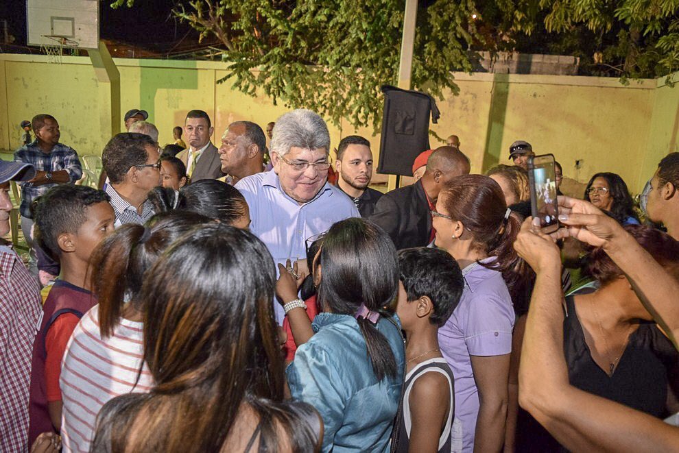 FernandoRosaRD's tweet photo. Agradecido y satisfecho, con la contundente y masiva concentración en la comunidad del #IngenioArriba, manifestaron que quieren trabajar junto a #FernandoAlcalde, para que el municipio sea una potencia generadora de empleo, cultura, deportes y turismo. #FernandoDeCerca https://t.co/edB6l8zWYk