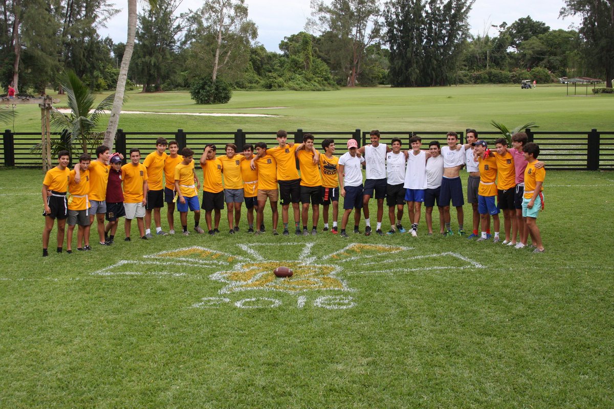 RowBelen's tweet image. Belen Jesuit Crew Varsity had a "BrosGiving” Thanksgiving celebration with football 🏈, an annual tradition. Thanks to everyone who brought food 🦃 🍰 and to the Casariego family for hosting. Happy Thanksgiving wishes to everyone. #RowBelen!