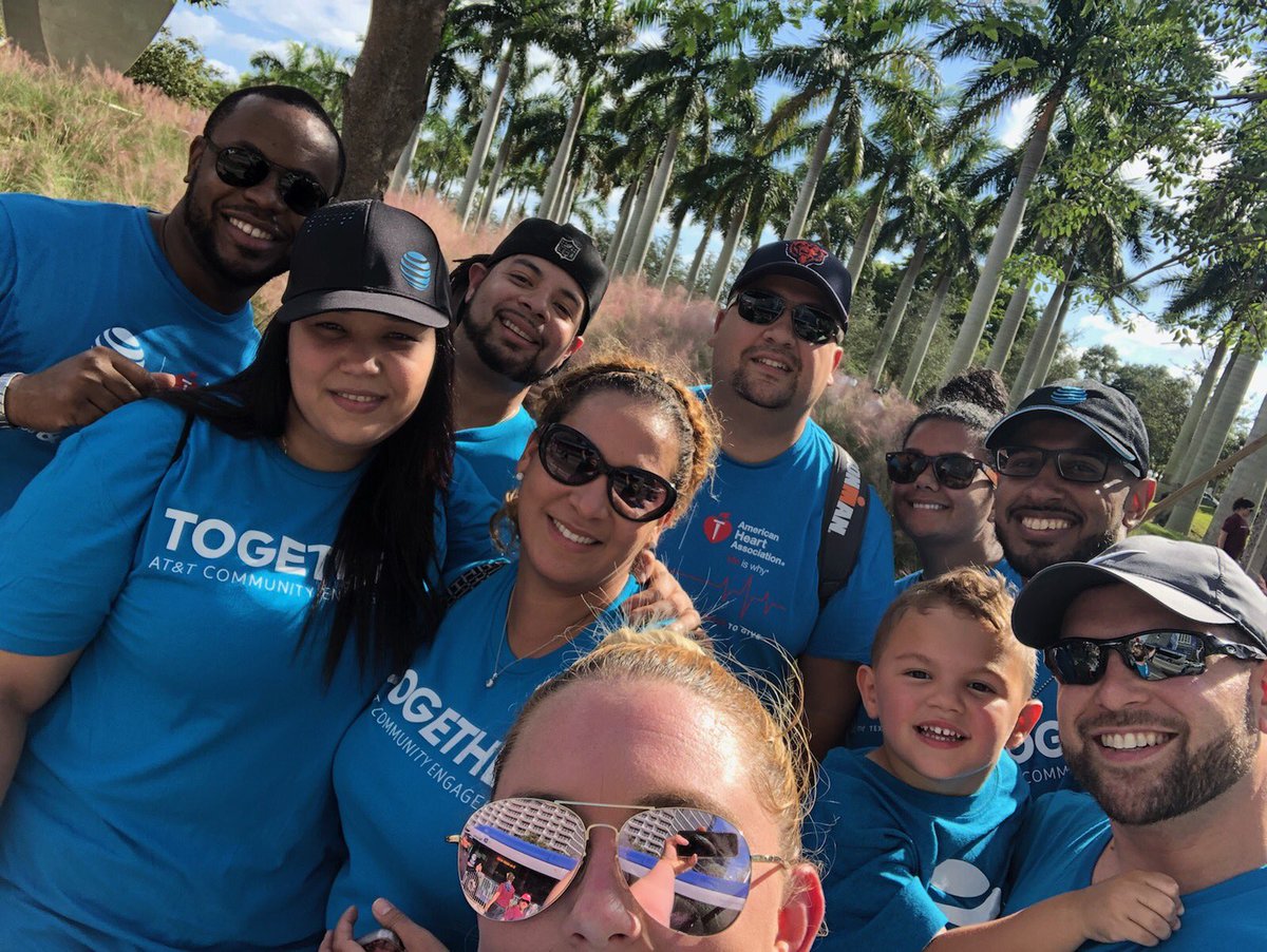 efrenfavela's tweet photo. Always part of the community. AT&T cares. Thanks to those that came out to support. #MiamiHeartWalk #WorldDomination #OneFLA https://t.co/8qd7HhBnci