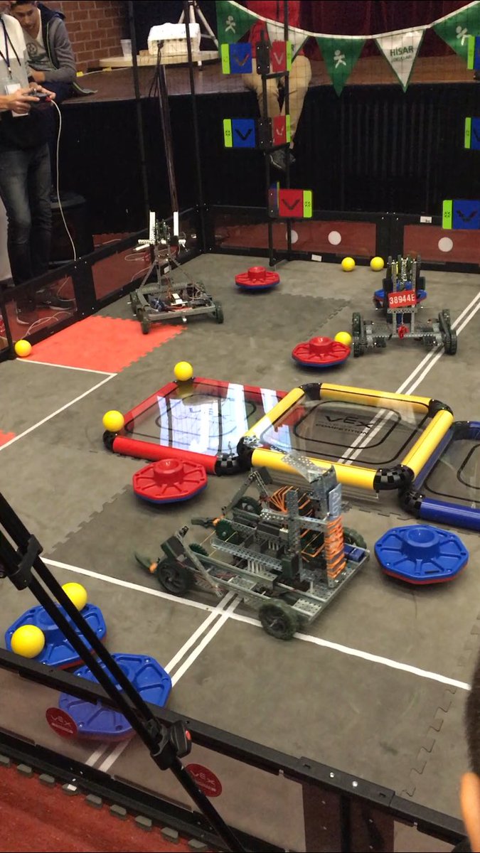 BuketpPolat's tweet image. 2018-19 Yılının ilk Vex Robotics Turnuvası Hisar Okullarında gerçekleşti. İzleyici olarak yerimizi aldık. @EducatRobotics @vexomega @VEXRobotics #VEXRobotics #VEXRoboticsCompetition @BycekmeceDoga