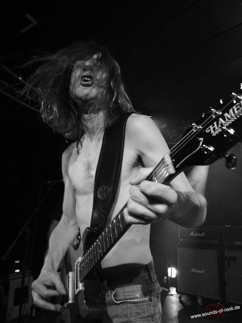 soundsofrockde's tweet photo. THE GÄS on stage on a Saturday evening… absolut brilliant rock music!!!

https://t.co/UdW0Un3ydd https://t.co/v6kUzexHHj