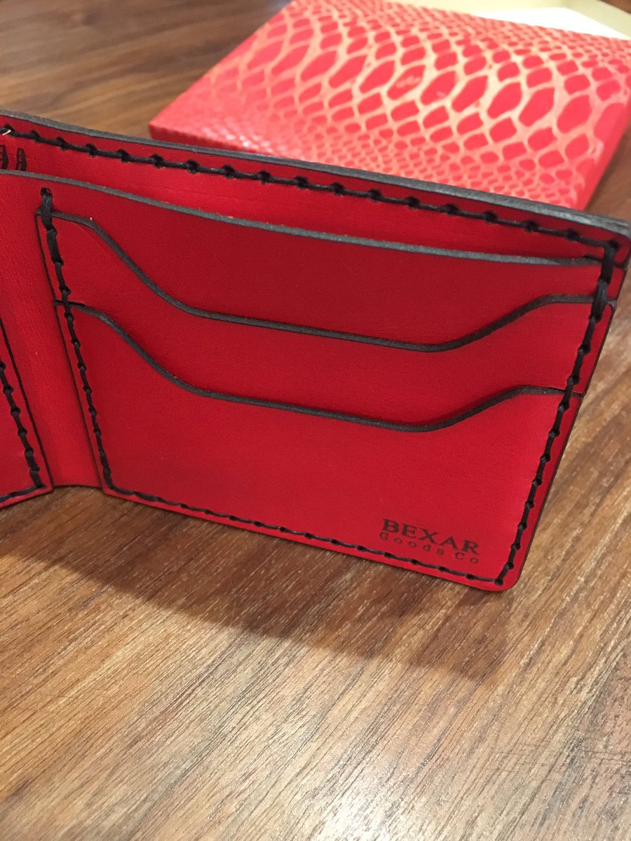 mattbonner_15's tweet image. FREE GIVEAWAY!
In honor of the Bexar Goods Co. @spurs collection on sale at today’s game, RETWEET for a chance to win this ONE-OF-A-KIND genuine leather Red Mamba Spurs wallet. BGC handcrafts everything right here in SA and this is the only one in existence! (Followers...😉)