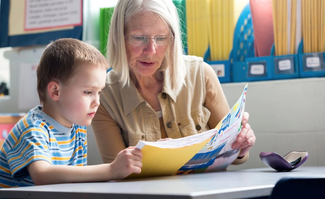 edutopia's tweet image. 10 strategies that can help students who struggle with executive function skills like organization and prioritization. edut.to/2QSAE6k