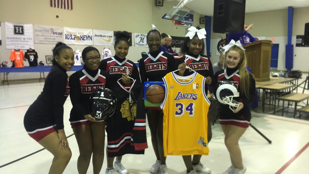 CheerHeights's tweet photo. Last night some of our cheerleaders had the honor of volunteering for the special olympics fundraiser! They helped serve dinner and presented 175 auction items!! #proudcoach #specialolympics #Heightsstrong https://t.co/eOLiEhwpvU