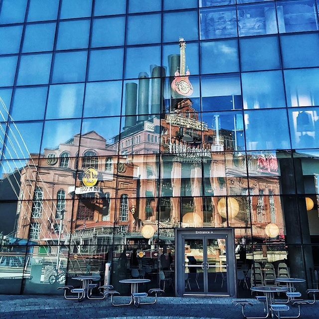 sira_ulo_ko's tweet photo. Reflections on the aquarium . . . . #icu_architecture #jj_architecture #creative_architecture #arkiromantix #tv_architectural #archimasters #excellent_structure #arquitecturamx #diagonal_symmetry #abstract #abstractphotography #contemporaryart #creativear… https://t.co/2biKrh5QtB