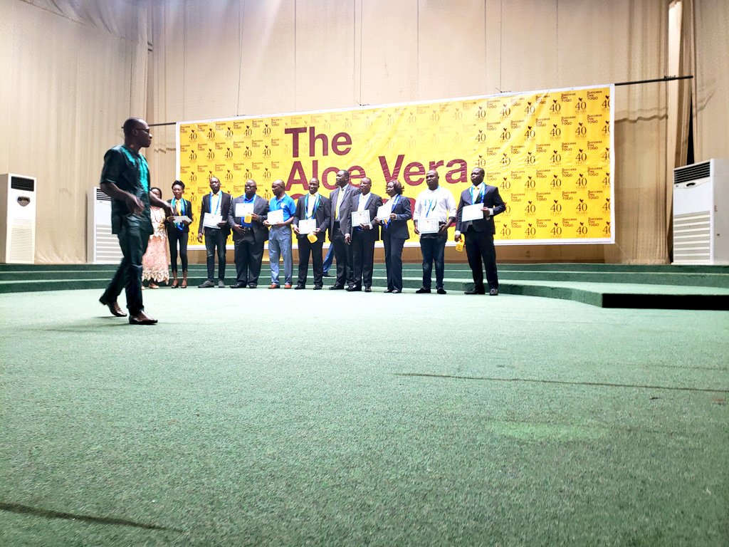 BuildersTeamF's tweet photo. Décoration des animateurs, managers adjoints !

#TogoSuccesDay 
#Foreverproud 
#ForeverTogo
#Tgtwittos https://t.co/HLAJTJYIln