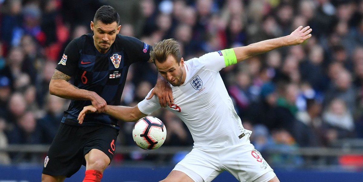 lilas61's tweet photo. Dear @DejanLovren_ this is special picture for you from @HKane. He says “catch me if you can” you deluded numpty #mrtouch https://t.co/NJ8q519rdG