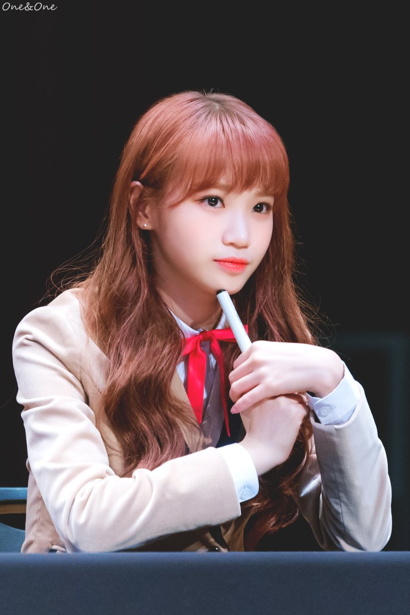 kim chaewon pics on Twitter: "181116 ୨♡୧ #김채원 #아이즈원 #IZONE  