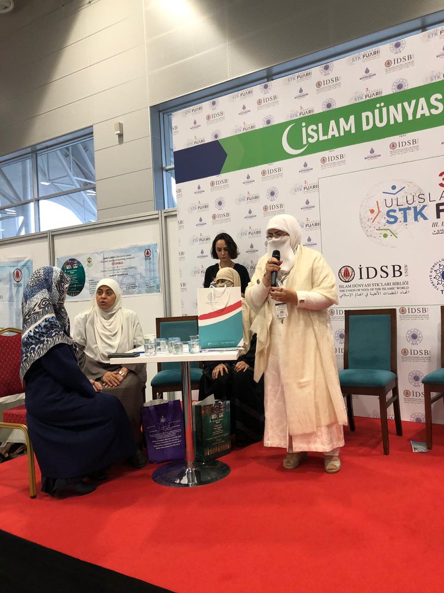 JamaatWomen's tweet photo. #StrongFamiliesStrongSocieties #NGOFair #Turkey
انٹرنیشنل مسلم ویمن یونین کی صدر ڈاکٹر سمیعہ راحیل قاضی یونین کے پلیٹ فارم سے پروگرام کنڈکٹ کروارہی ہیں۔پاکستان سے ڈاکٹر رخسانہ جبین،عابدہ فرحین،عائشہ سید،اور ثمینہ سعید شریک ہیں https://t.co/jEBpIhQ0D9