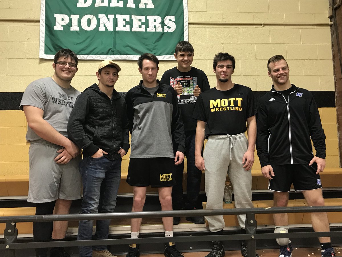 mandy_cummins's tweet image. Visiting Mott today, watching our past Dragons wrestle for Mott and GVSU. @cbates37 @jmullins26 @nickchapman_55 @swartzcreekad @swartz_creek