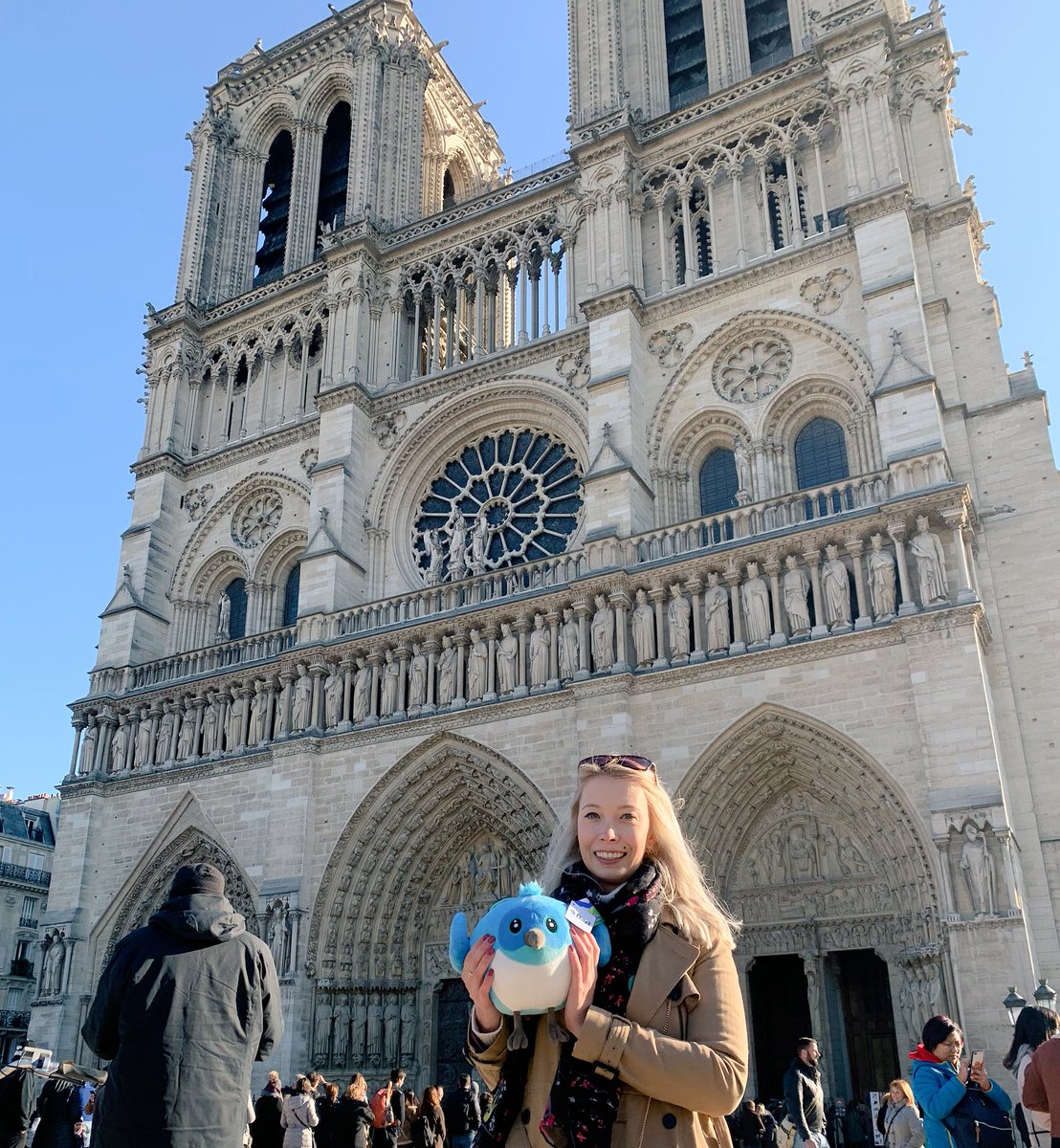 p_szklarska's tweet photo. I've finally met @nlycskn and it was in #Paris! So happy to go back home with Dash β€οΈ #flutter #ImwithDash https://t.co/gei0nudbr5