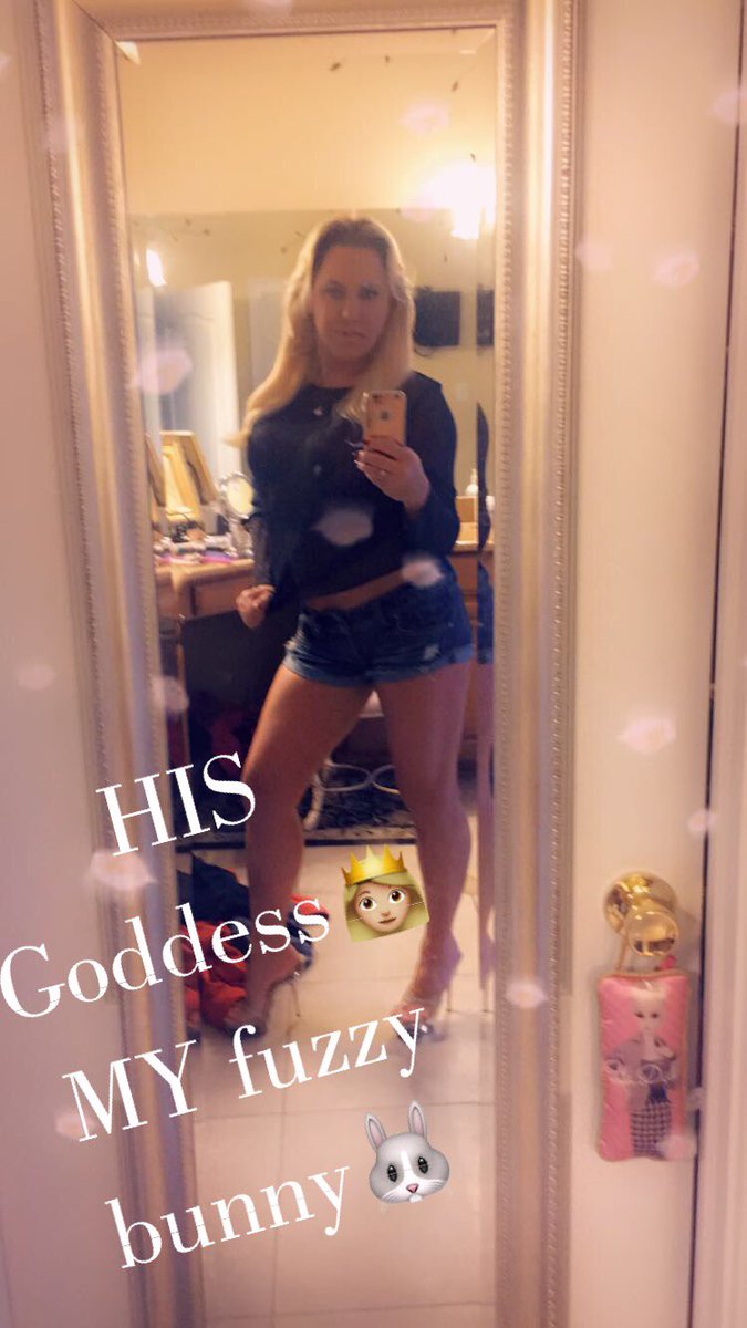 SamanthaMuscle's tweet photo. Awesome @FuzzyBunnySlave Friday! #bunnybondage #impactplay #teaseanddenial #goldenshower #MindFuck #analplay #forcedorgasm So much to list u will just have to wonder! Hahaa #HISGoddess #MYfuzzybunnyslave #proudlycollared #owned #realslave #loyalty #honored #fuzzyfriyeah #bdsm https://t.co/Mh69yXBZJh
