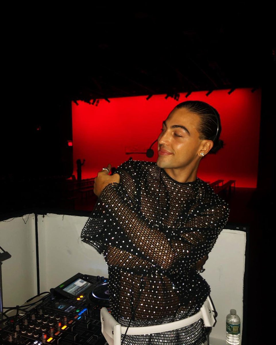 mazurlbate's tweet photo. 🆕 show music for #laquan_smith ✔️ Uploaded onto soundcloud -Thank you for another amazing season and that after party that people were breaking into 😭🤩😫 #NYTHINGS #SS19 #MazurbatedSound https://t.co/m9QwNEKBlB