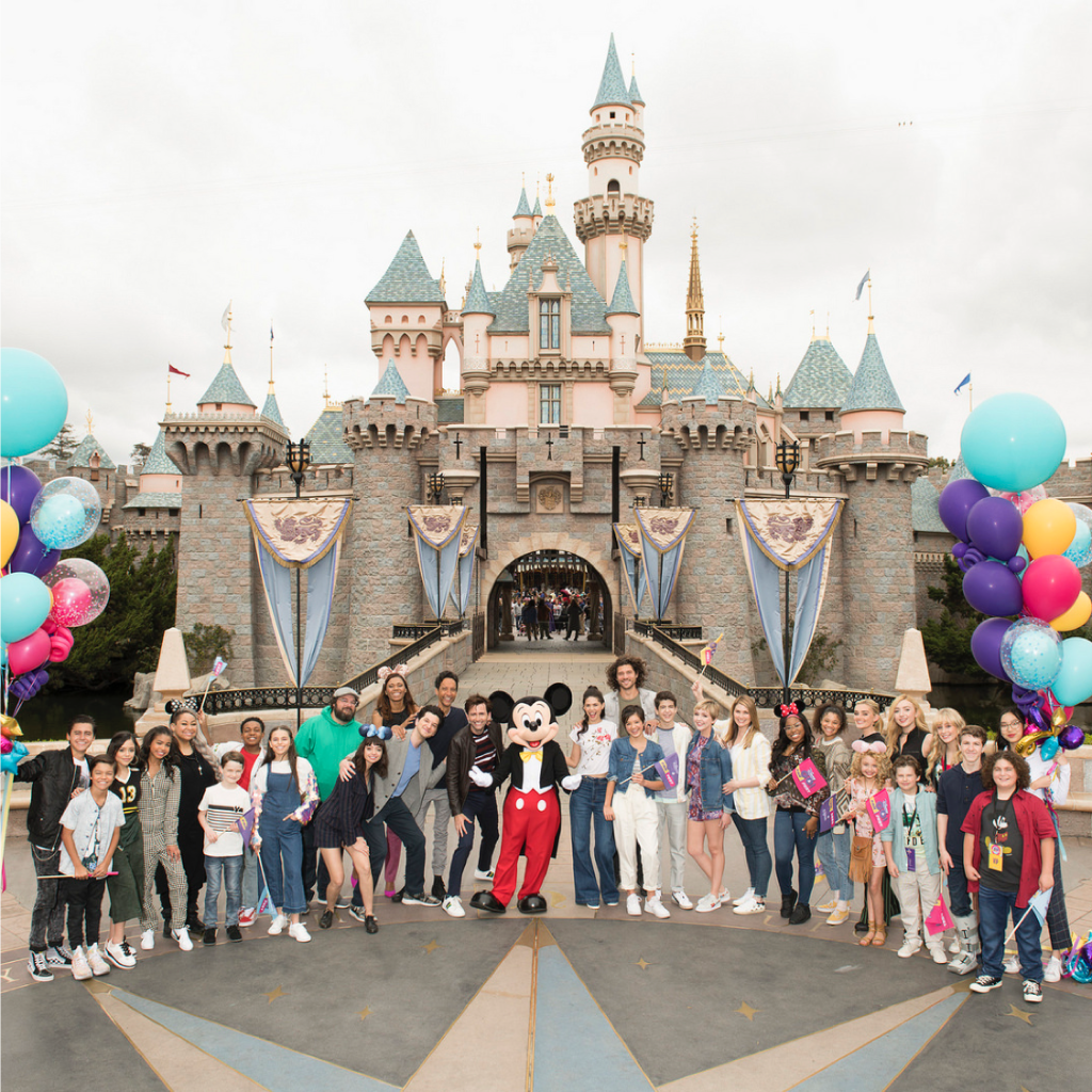 DisneyChannel's tweet photo. Happy Birthday #MickeyMouse! #Mickey90 https://t.co/4gjnm3NuFi