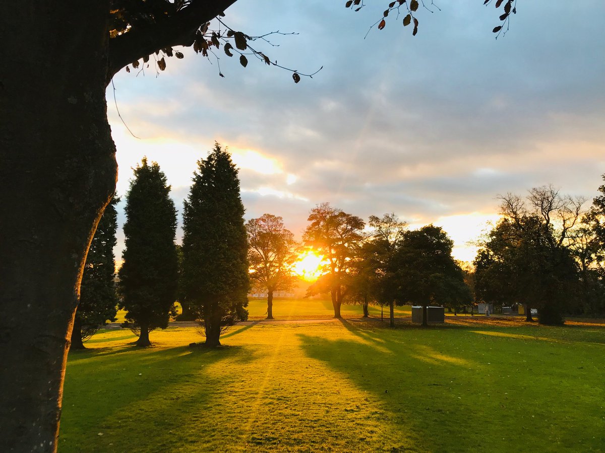 Woop woop!!! Greetings from a beautiful, sunny and chilly Scotland!!! It’s Sunday, which means it’s more new episodes of Outlander, Yippee!!!@Outlander_STARZ⁩