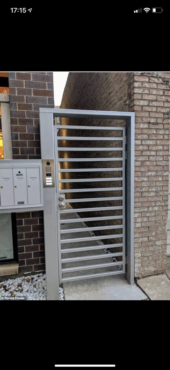 HomesSecured's tweet photo. Love it! Security gate with built in ladder!🙄🙈😮🤣🤣🤣🤣🤣 #securitygate #securityatitsbest #funny #whatweretheythinking https://t.co/rfrE330K9w