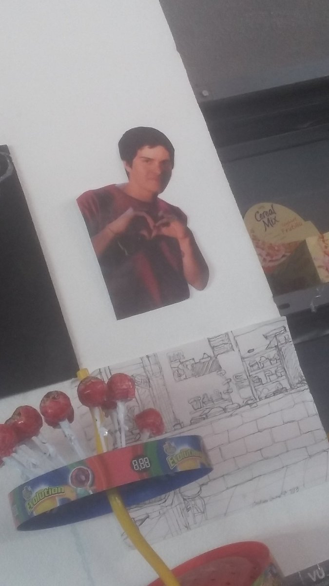 __Atl4s__'s tweet photo. #Cringeman4 en la cantina del cole😂😂😂 https://t.co/MBWsZ9rG5p