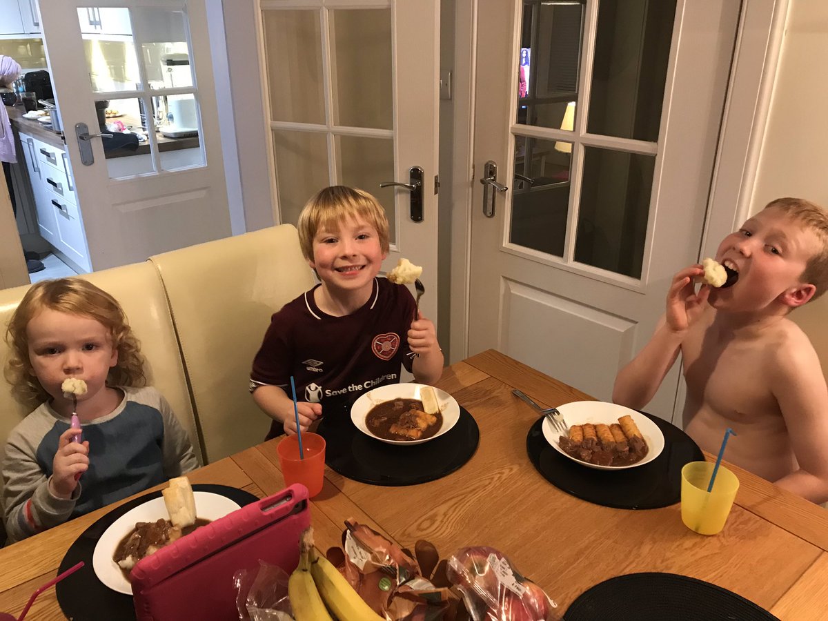 mcnk89's tweet photo. Sunday dinner at Granny’s trying veg of the month - cauliflower 😋✅🥰 @GabrielAssisi https://t.co/r5Yk7U3X4N