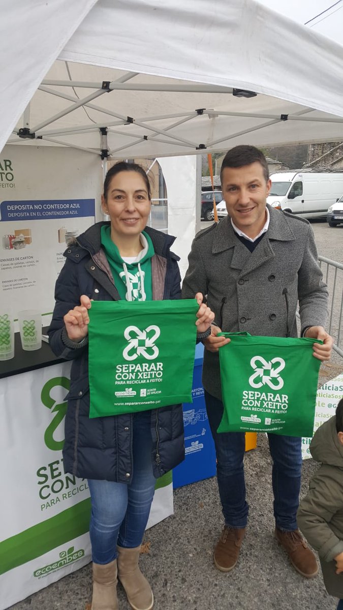 separaconxeito's tweet photo. Este Domingo tamén estivemos na IV Feira do Mel de Montaña 😋🍯no #concellodeMuras , aproveitamos a festa para achegar os veciños e visitantes as craves dunha correcta separación dos #residuos e falar sobre prácticas sostibles. @GaliciaSostible @GaliciaSostible https://t.co/3rRaAfkCjW