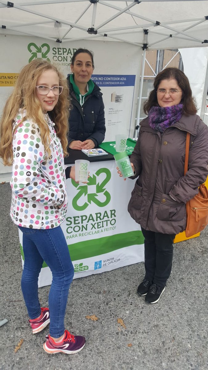 separaconxeito's tweet photo. Este Domingo tamén estivemos na IV Feira do Mel de Montaña 😋🍯no #concellodeMuras , aproveitamos a festa para achegar os veciños e visitantes as craves dunha correcta separación dos #residuos e falar sobre prácticas sostibles. @GaliciaSostible @GaliciaSostible https://t.co/3rRaAfkCjW